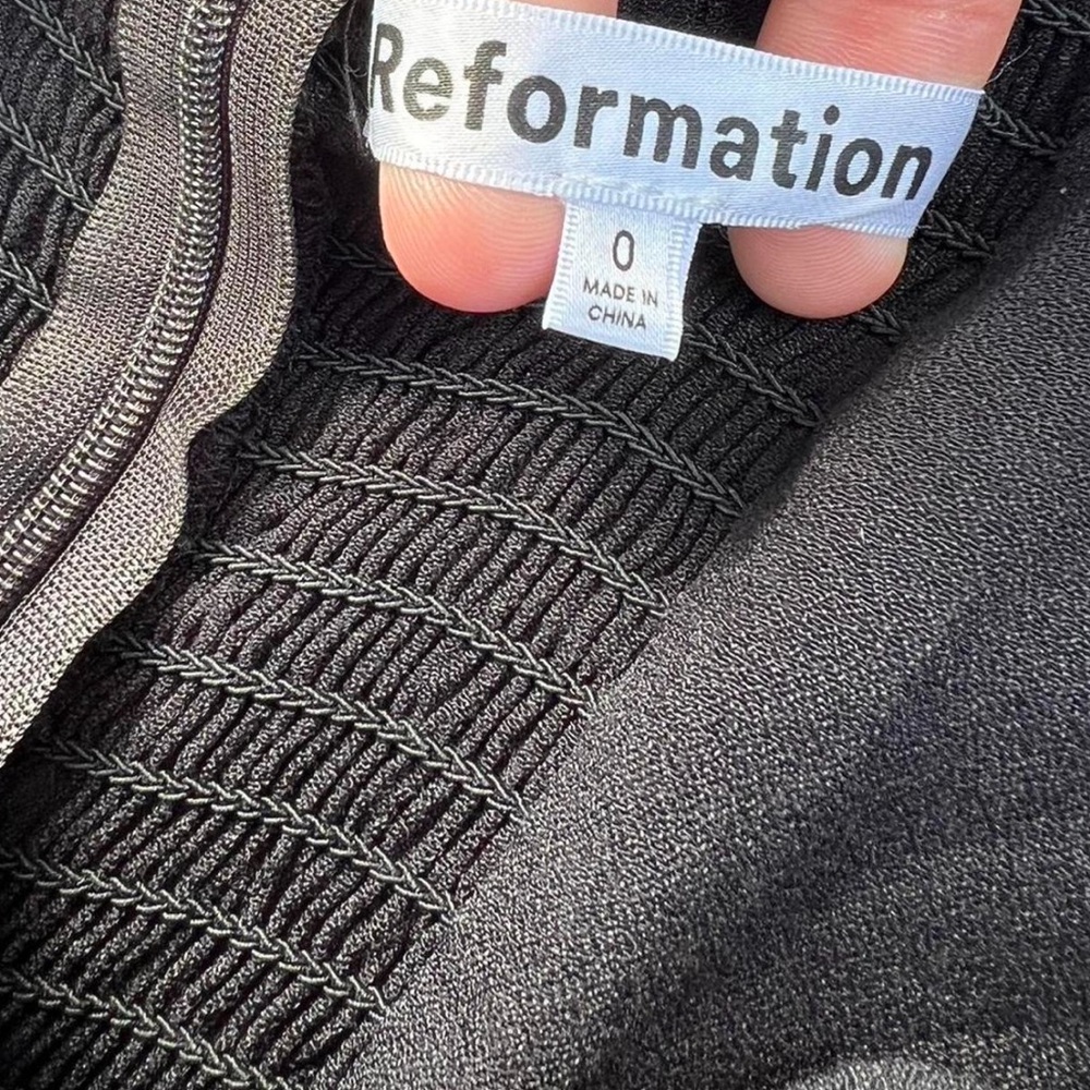 Black reformation dress - Picture 5 of 7